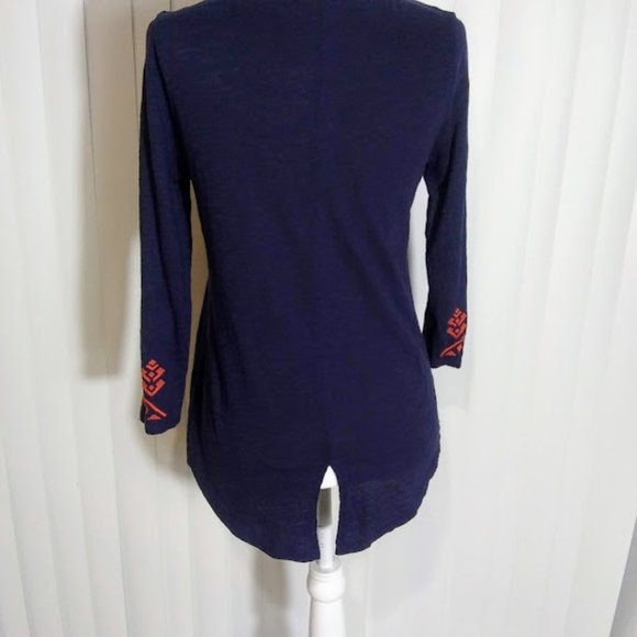 TEE SHIRT*BLUE W/TRIBAL DESIGN*WOMEN/JUNIOR S*LUCKY BRAND - Picture 4 of 6